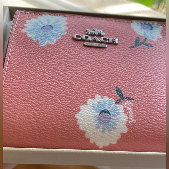 NWT COACH Boxed Snap Wallet With Daisy Print Pink - Picture 12 of 12